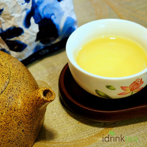 Rich yellow colour with aromatic High Mountain Tea
